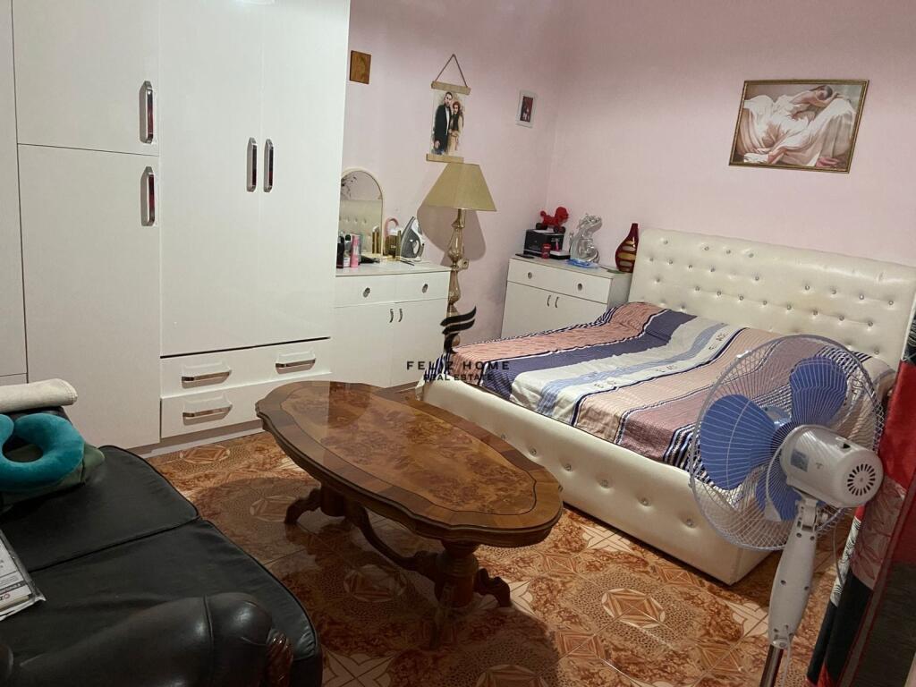 SHITET SHTEPI PRIVATE 100 M2 RRUGA BARDHYL 190.000 EURO