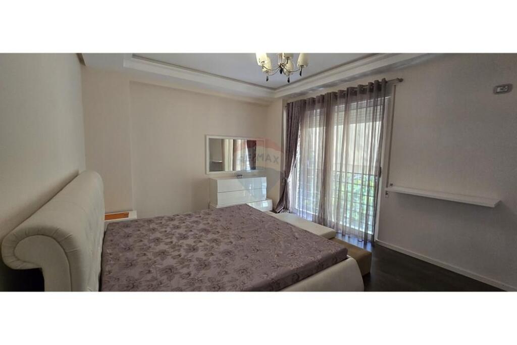 Shitet Apartament 2+1 Kodra e Diellit, Tiranë