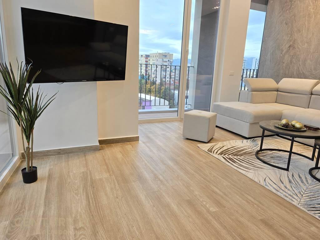 🏡 Apartment 2+1+2 with Parking Space for Rent – Pazari i Ri, Tirana