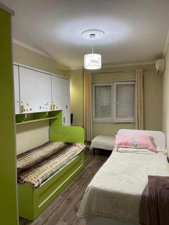 Apartament: 2+1+2wc & verandë 📍Fresku/ Restorant Fresku (në rrugë kryesore) 115m2 150.000.000 lekë (pallat 2017)