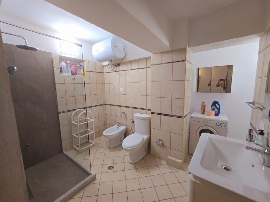 SUPER APARTAMENT ME QERA PRANE STADIUMIT DURRES