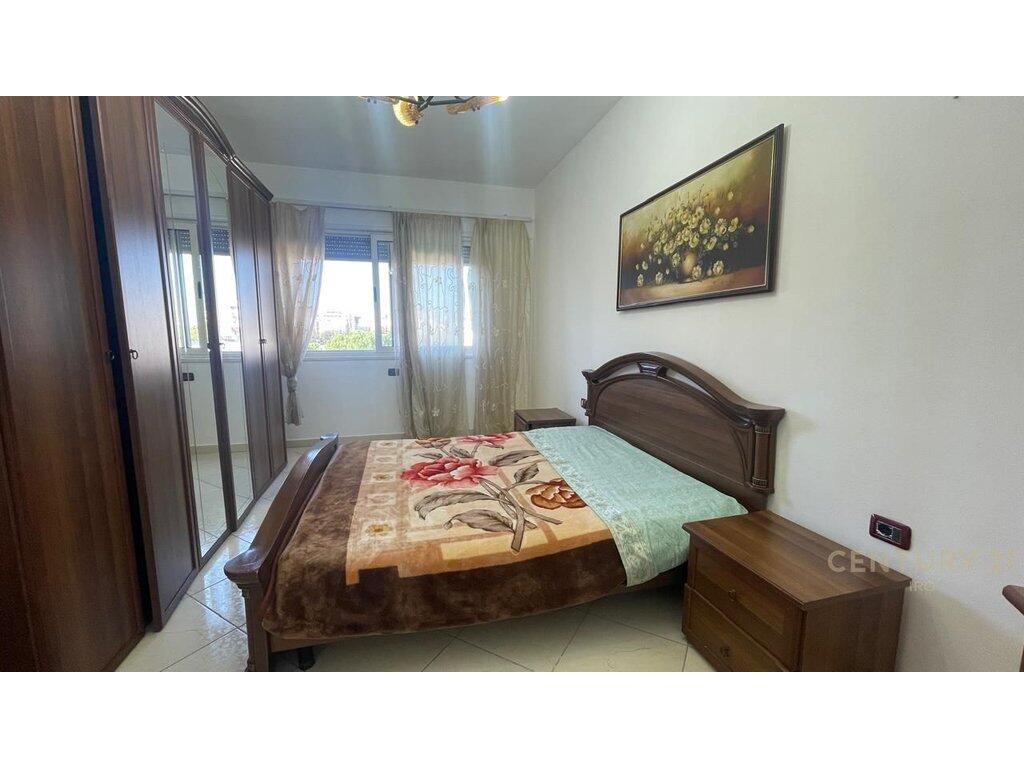 I am selling a 2+1+2 apartment, 99m near Brryli!