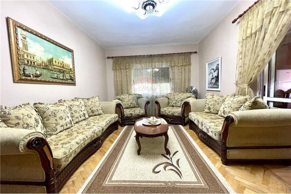 Apartament 2+1 buze rruges "Myslym Shyri" (195'000 Euro) !
