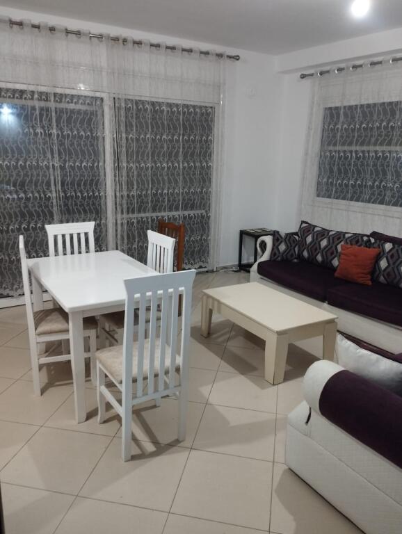 2+1 për qira afër Casa Italia Mezez 550€