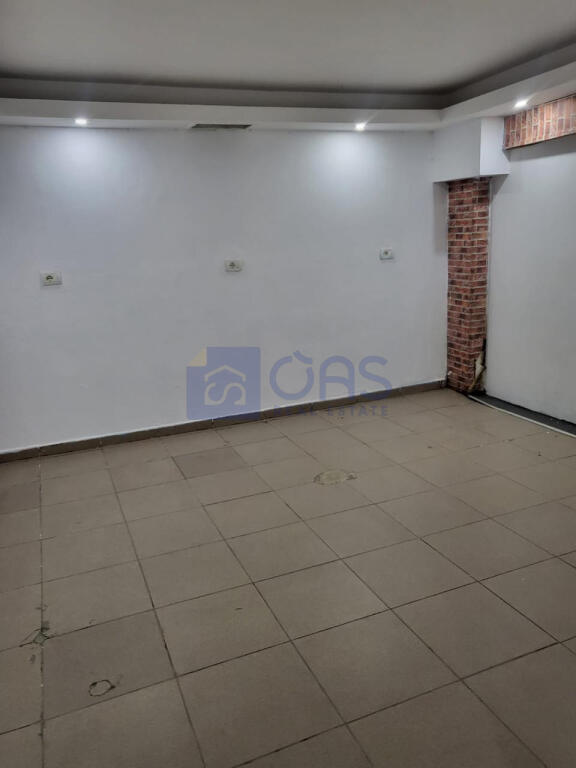 Ambient biznesi për qira në Komunën Parisit, Tiranë