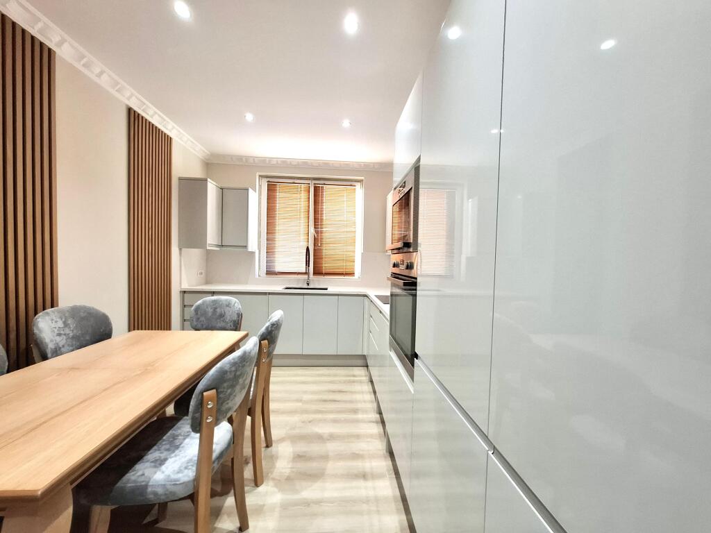 Appartamento in affitto (140m2) 2+1+2wc & 3 balconi ||680 Euro