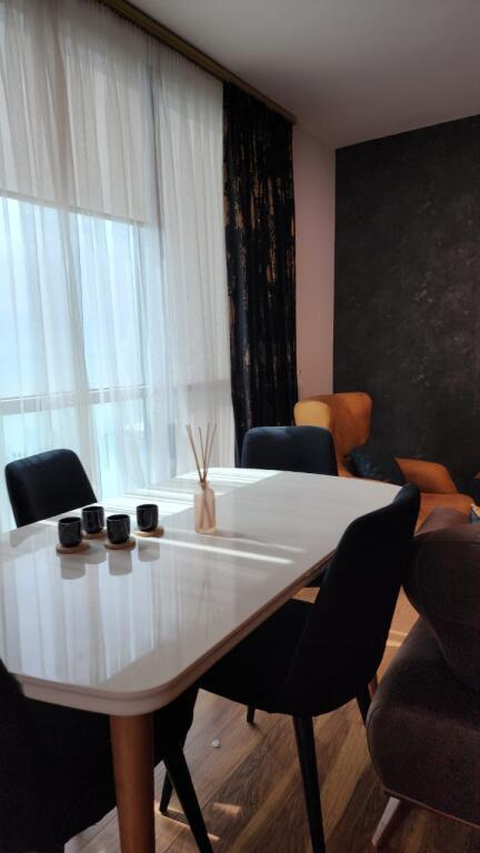 APARTAMENT 1+1 PËR QIRA NË DURRES