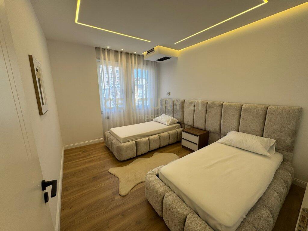 Shitet Apartament 2+1+2 – Rruga e Kosovareve, Tiranë