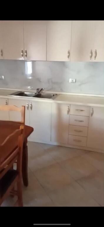 Appartamento 1+1 in affitto, via Sali Nivica, Ali Demi
