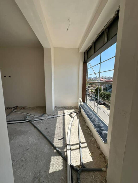 SHES APARTAMENT 2+1 BULEVARDI RI TIRANE