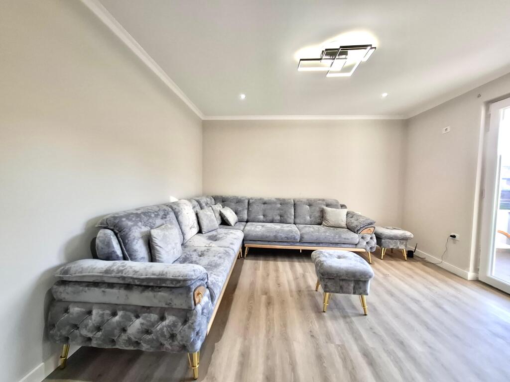 Appartamento in affitto (140m2) 2+1+2wc & 3 balconi ||680 Euro