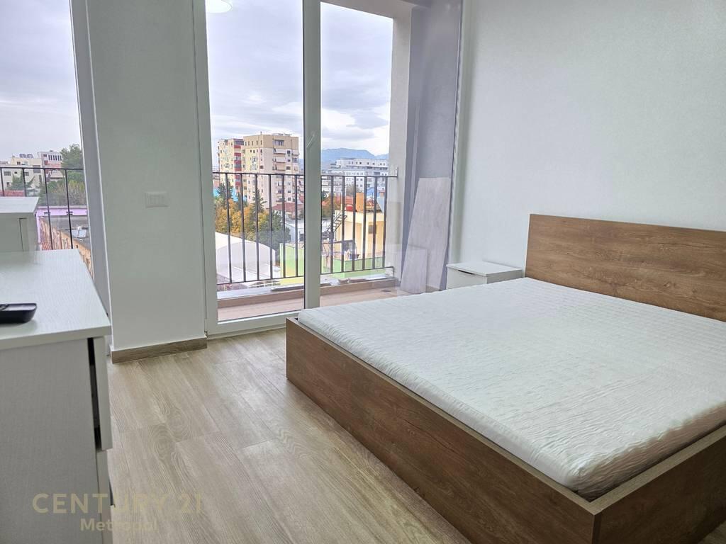 🏡 Apartment 2+1+2 with Parking Space for Rent – Pazari i Ri, Tirana