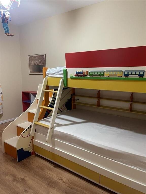 APARTAMENT ME QERA 2+1 STACIONI TRENIT 60.000 LEKE
