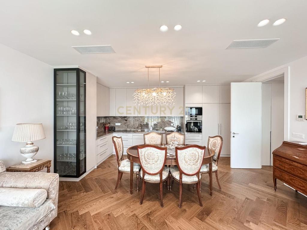 APARTAMENT 2+1+2 PER QIRA NE LAKE VIEW RESIDENCE!
