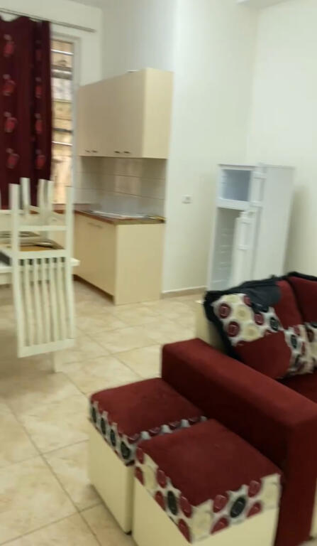 Jepet apartament 2+1 me parkim tek Eleonora, marketi Aldi
