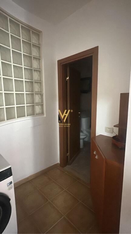 UFFICIO 100M2 IN AFFITTO A BLLOK 1.300 EURO