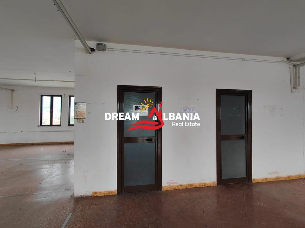 Business environment at the Old Refrigerator, "Siri Kodra" street in Tirana (ID 4261927)