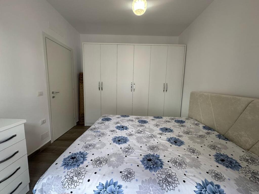 APPARTAMENTO 1+1+2 BALCONI IN AFFITTO 📍Rruga 5 Maji