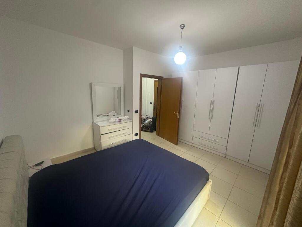 Jepet me qera Apartamenti 1+1, Selvia, pranë vilës Gold