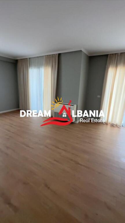Appartamento/Ufficio 3+1+2 in affitto in Via Durresit vicino al Colosseo (ID 4231461).
