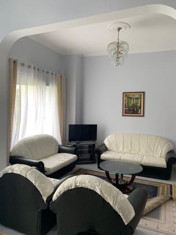 Apartamenti 2+1 për qira, Myslym Shyri, pranë Tajvan-it.