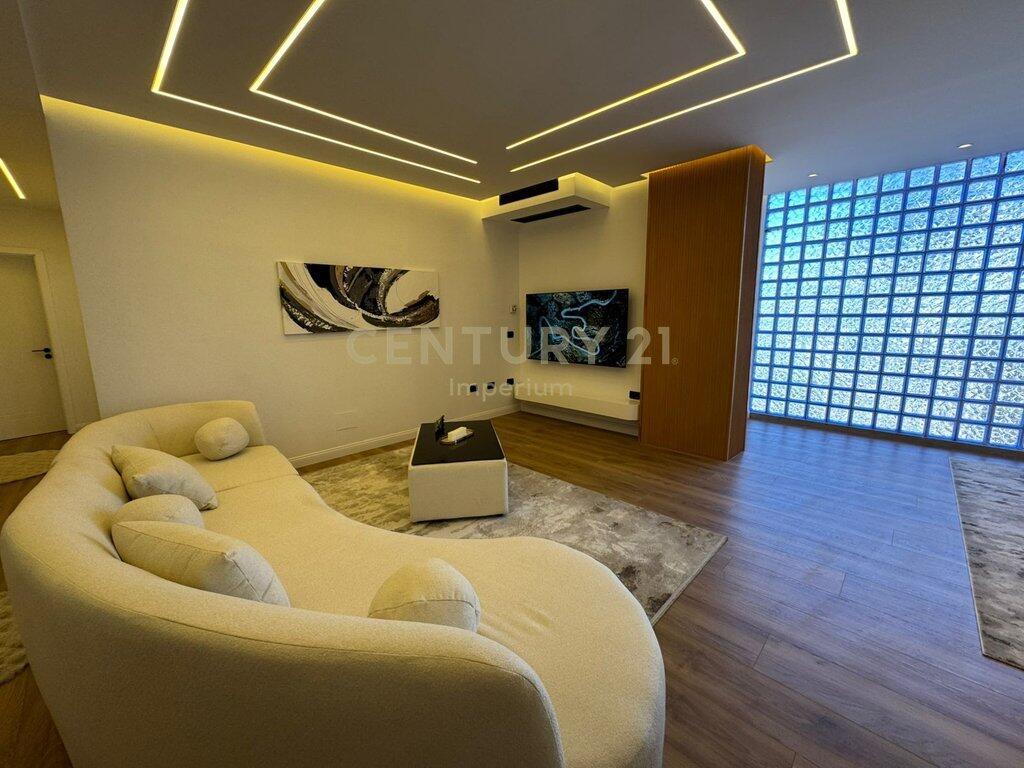 Shitet Apartament 2+1+2 – Rruga e Kosovareve, Tiranë