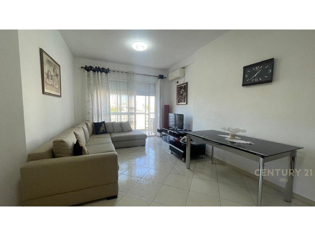 I am selling a 2+1+2 apartment, 99m near Brryli!