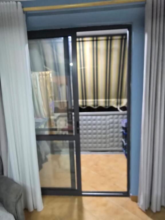 Jepet me qera Apartamenti 2+1, rruga 5 Maj, prane Concord Center