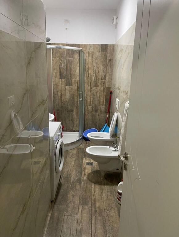 Apartament: 2+1+2wc & verandë 📍Fresku/ Restorant Fresku (në rrugë kryesore) 115m2 150.000.000 lekë (pallat 2017)