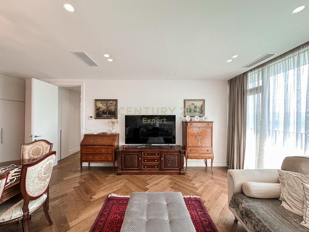 APARTAMENT 2+1+2 PER QIRA NE LAKE VIEW RESIDENCE!