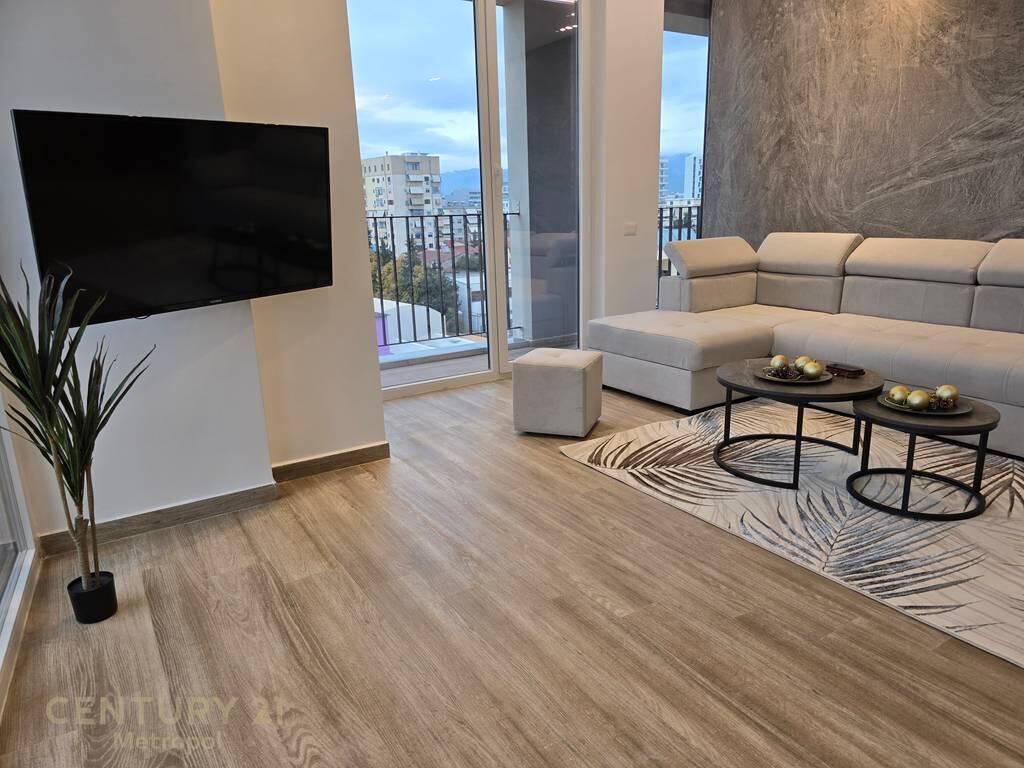 🏡 Apartment 2+1+2 with Parking Space for Rent – Pazari i Ri, Tirana