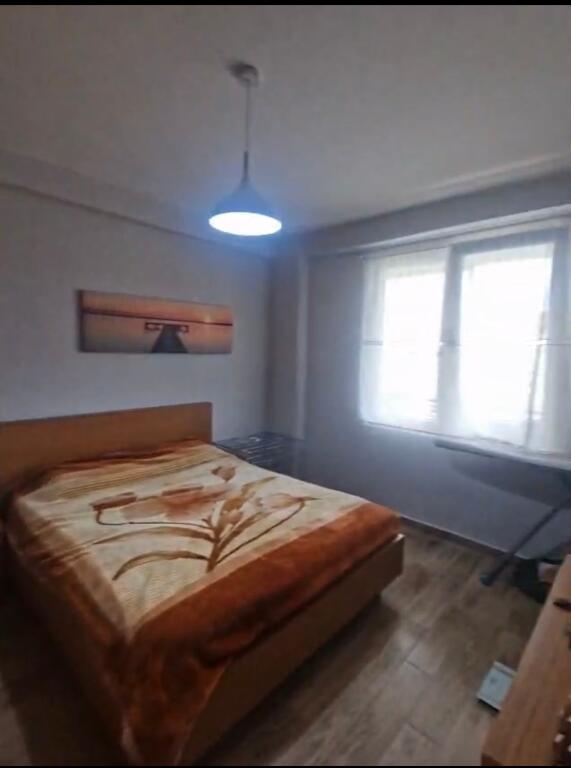 Apartament 1+1 me post parkimi për qira tek Fusha e Aviacionit