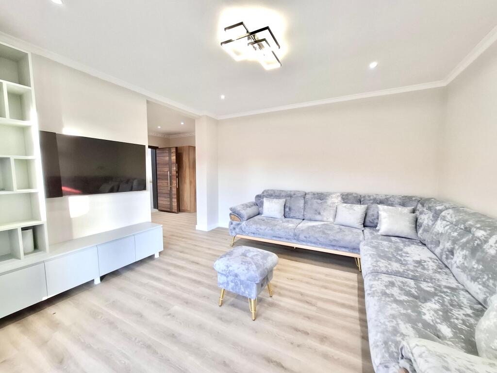 Appartamento in affitto (140m2) 2+1+2wc & 3 balconi ||680 Euro