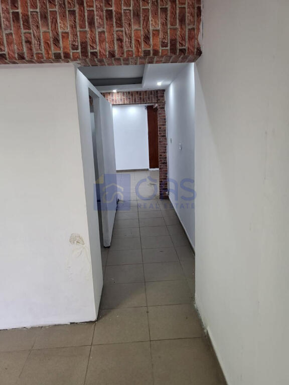 Ambient biznesi për qira në Komunën Parisit, Tiranë