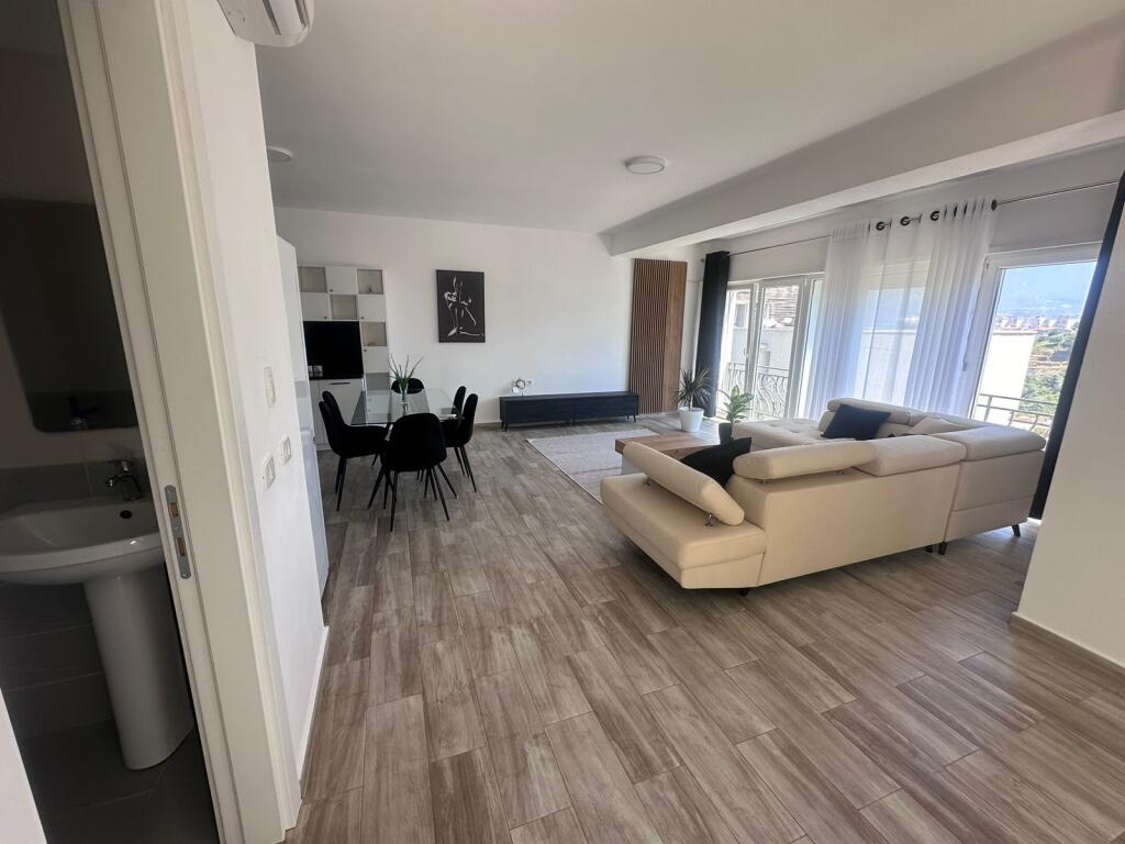Duplex me qera tek Kodra e Diellit 2 Residences