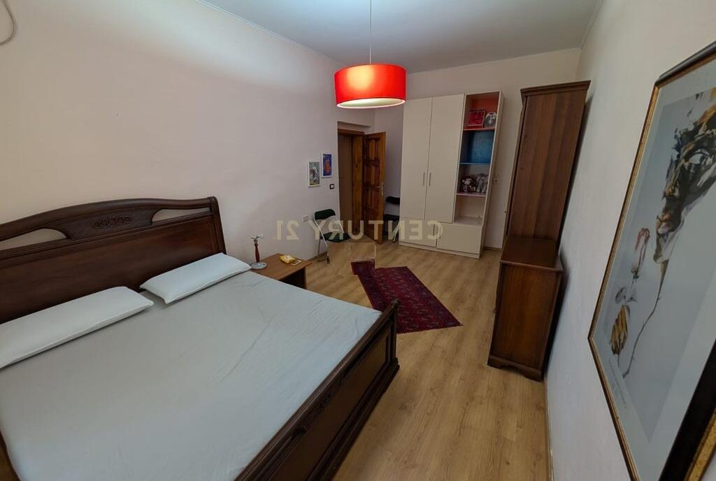 Apartament 2+1 për qira pranë stadiumit Dinamo