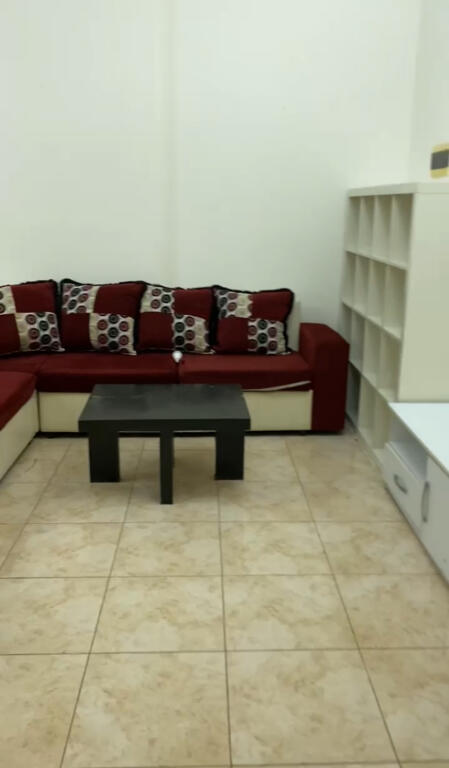 Jepet apartament 2+1 me parkim tek Eleonora, marketi Aldi