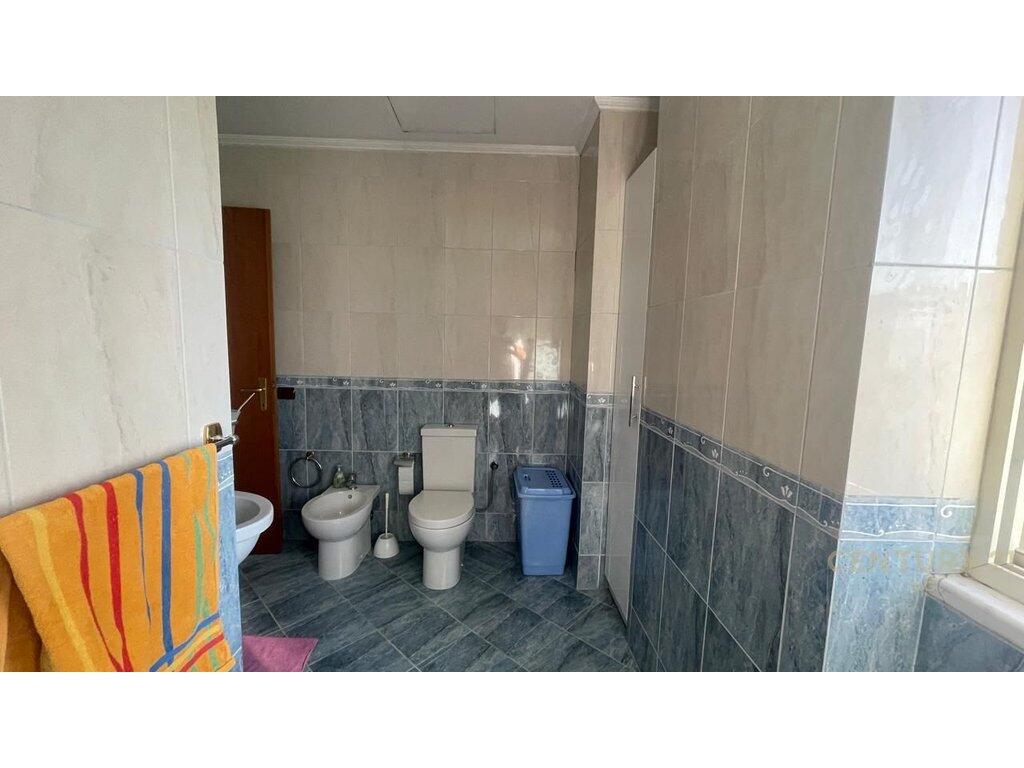 I am selling a 2+1+2 apartment, 99m near Brryli!