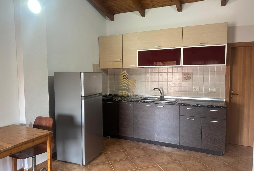 Qira, Apartament 2+1+Verandë, Siri Kodra, 400 Euro/muaj