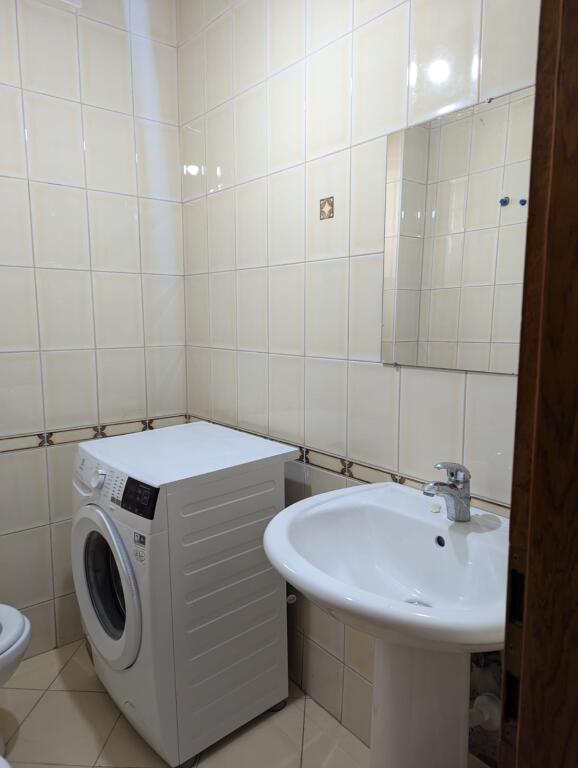 Apartament 2+1 për Qira – Liqeni i Tiranës (Rruga Te Miri i Gardës)