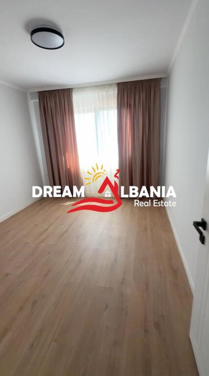 Appartamento/Ufficio 3+1+2 in affitto in Via Durresit vicino al Colosseo (ID 4231461).