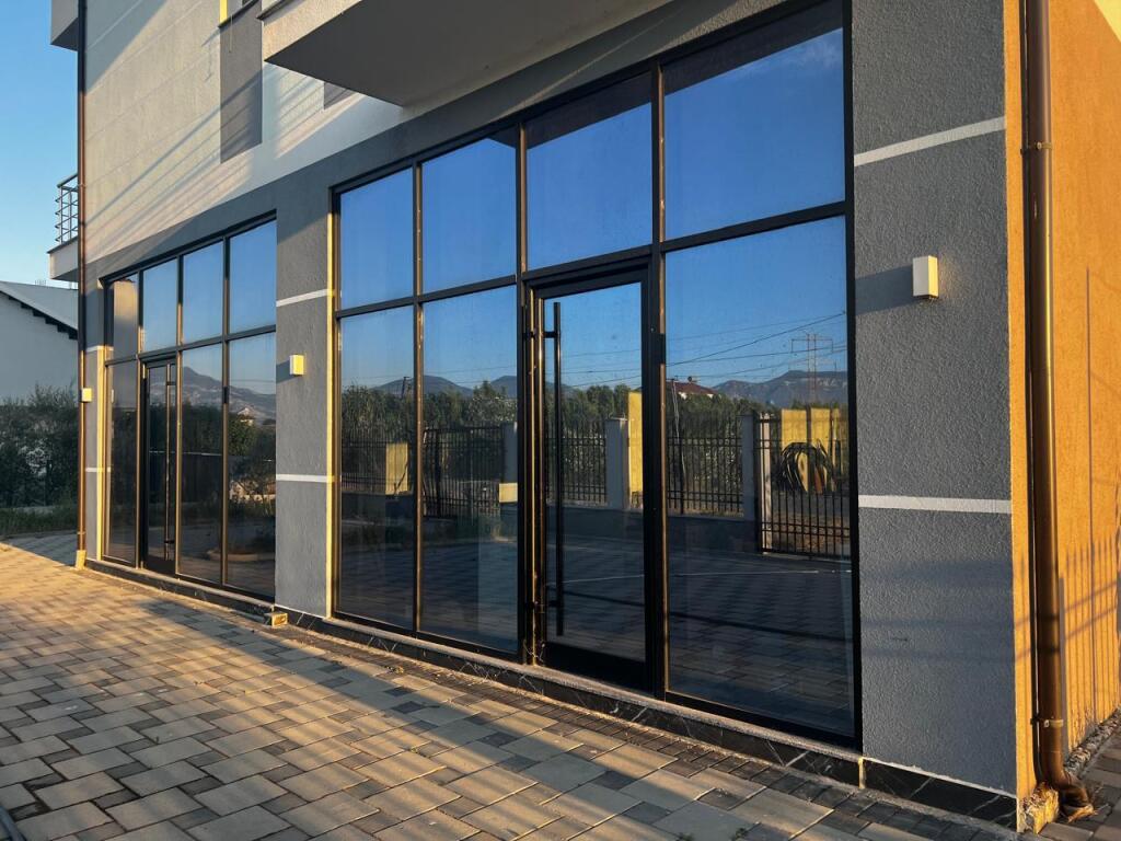 Spazio commerciale in affitto
