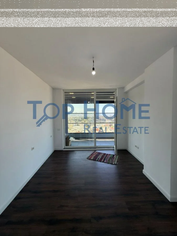 Shitet Apartament 2+1+2 prane rrethrrotullimit ne Sauk
