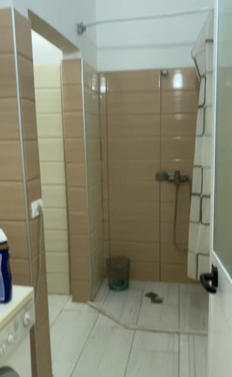 Jepet apartament 2+1 me parkim tek Eleonora, marketi Aldi