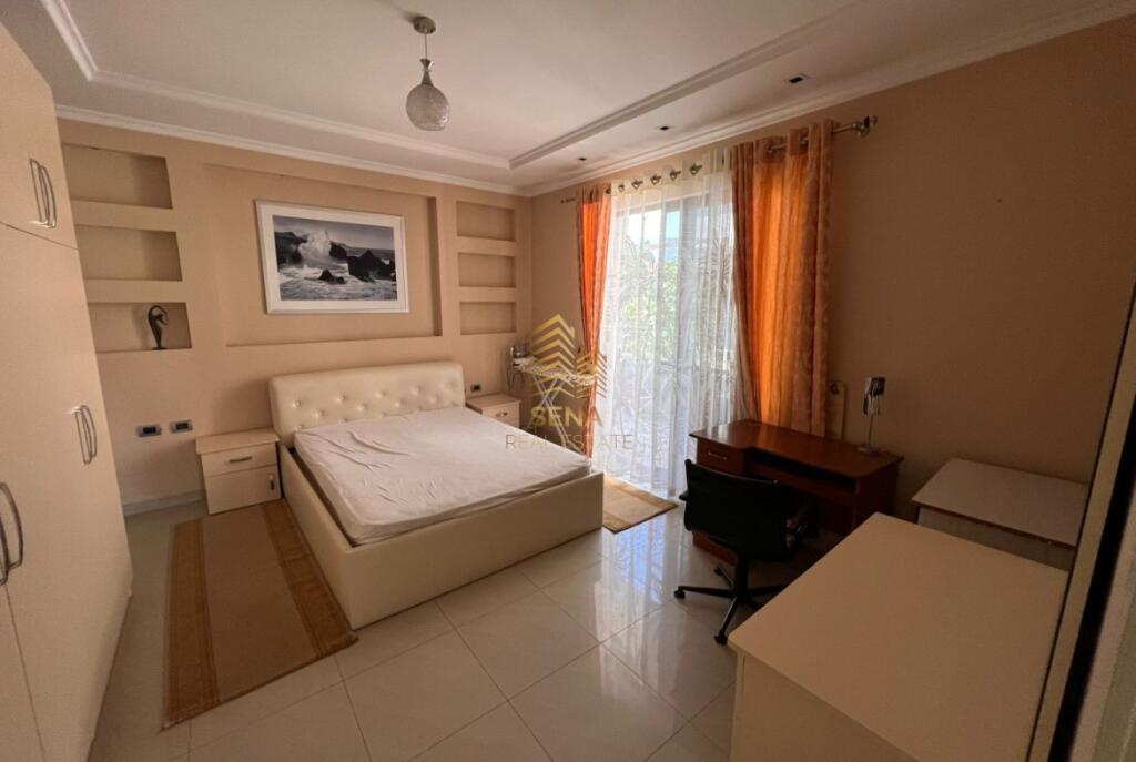 Affitto, Ingresso privato 1+1+ Terrazza, Qsut, 400 Euro/Mese