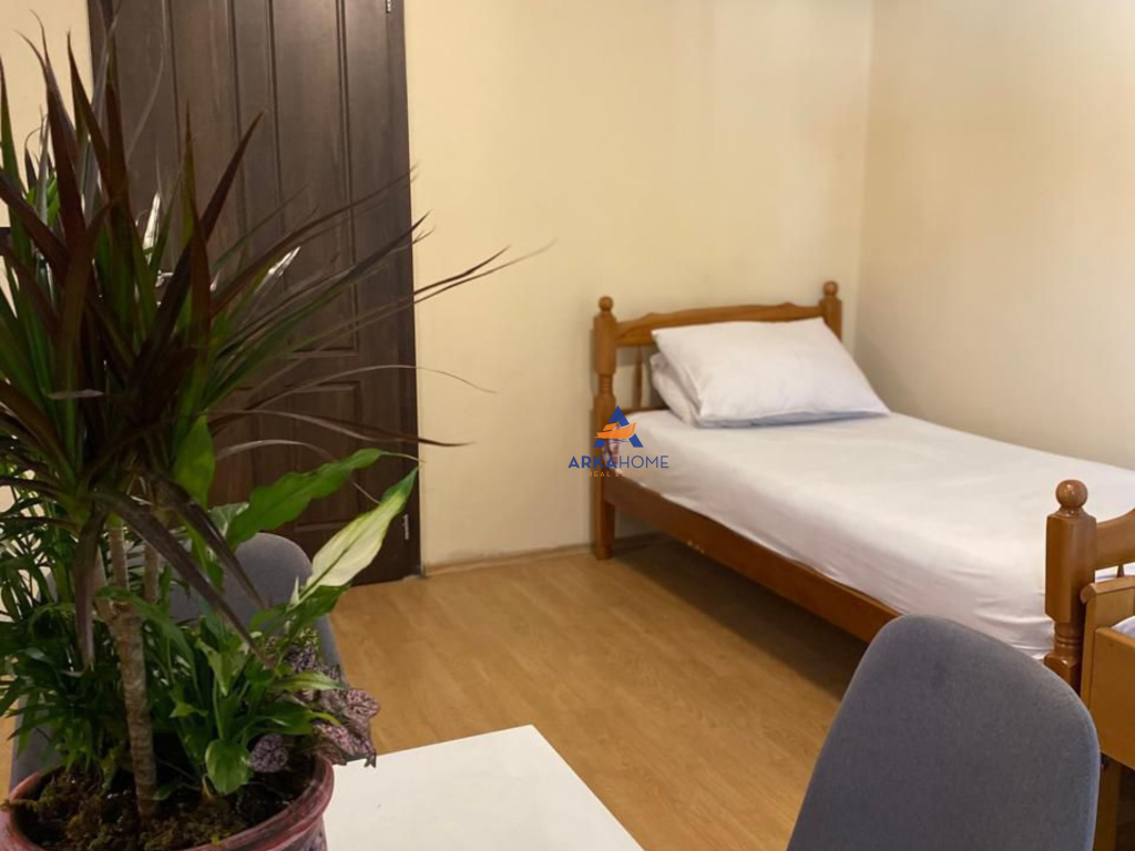 JEPET APARTAMENT 1+1+BALLKON "RRUGA ELBASANIT,PRANE VILA PARK HOTEL" 600 EURO.
