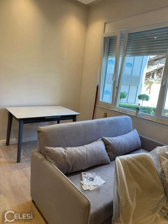 AFFITTASI APPARTAMENTO 1+1 900 EURO  VIA DIBRA
