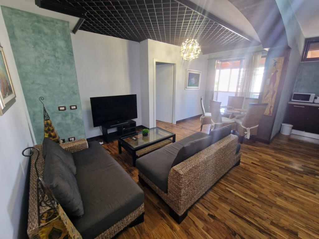 Shitet apartament 2+1 ne rrugen "Abdyl Frasheri" prane Sheshit Willson