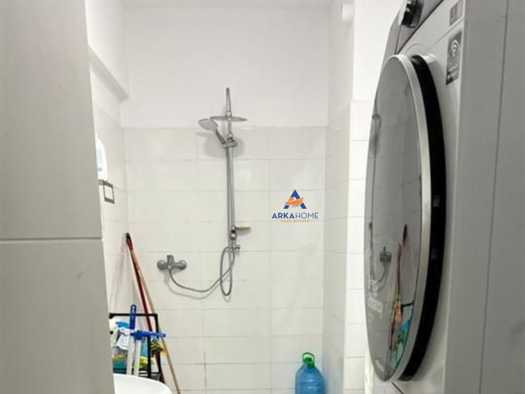 SHITET APARTAMET 1+1+BALLKON "TE FRESKU,RRUGA MUHAMET DELIU " 100.000 EURO.