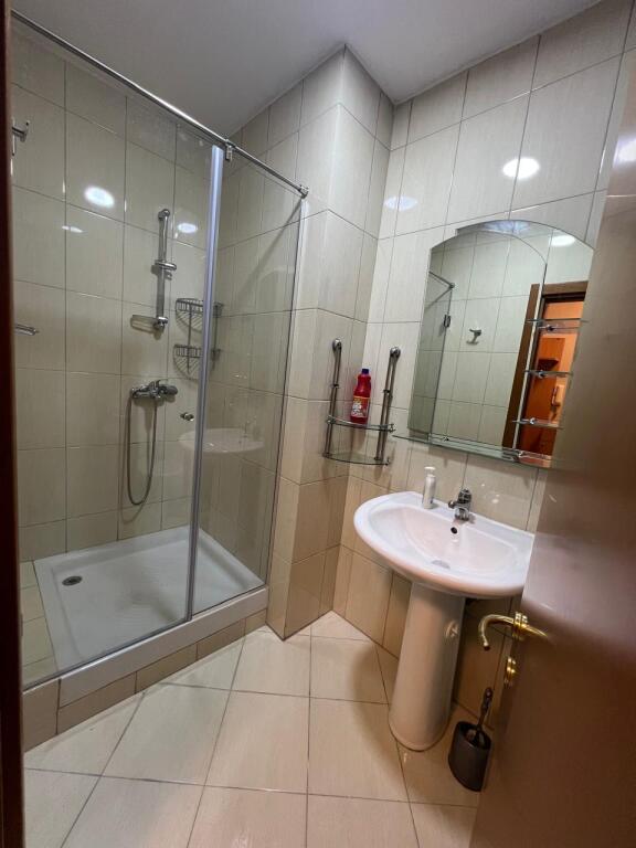 Apartament 1+1 per qira Ambasada amerikane